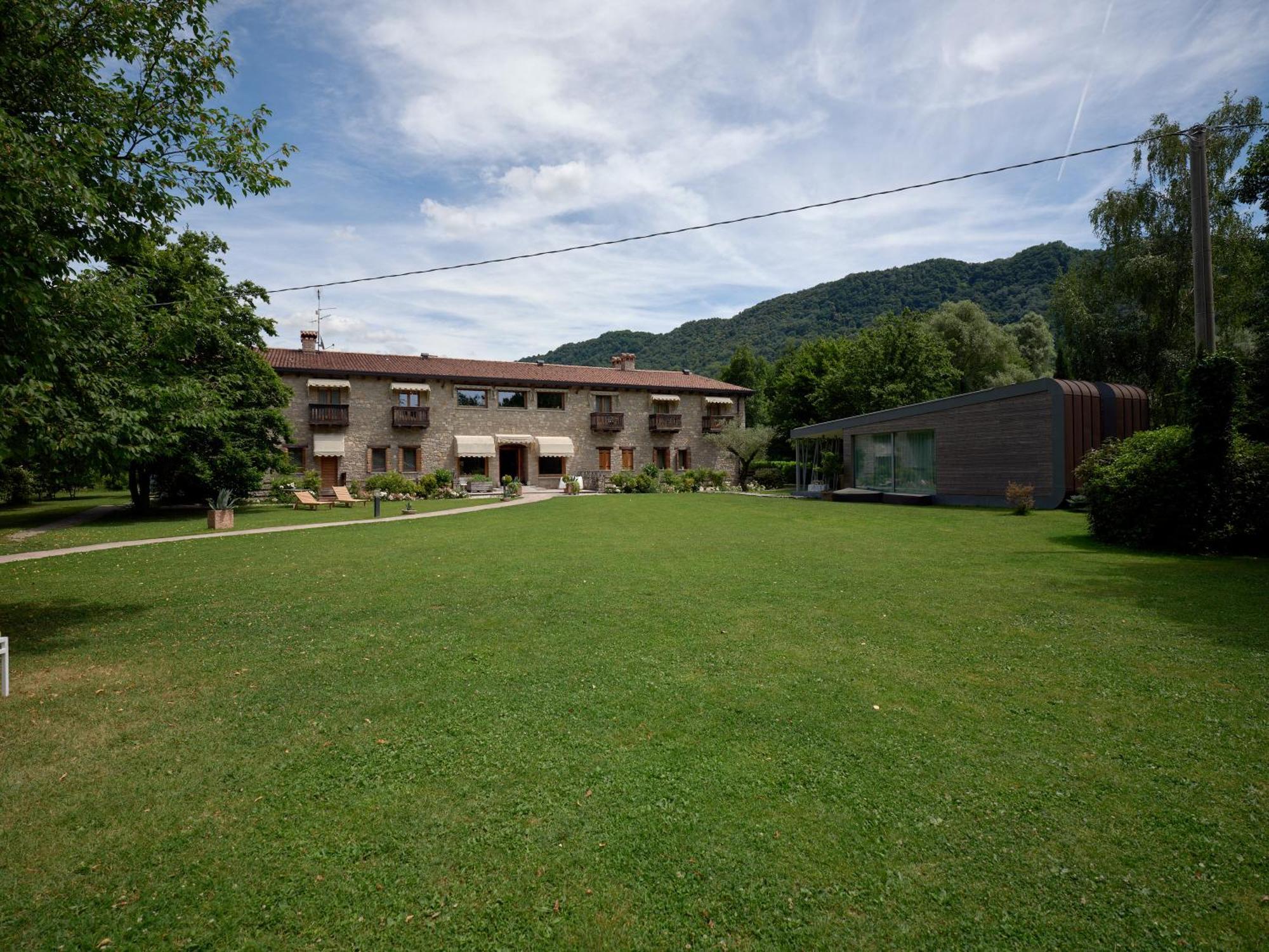 Ai Cadelach Hotel Giulia Revine Lago Buitenkant foto