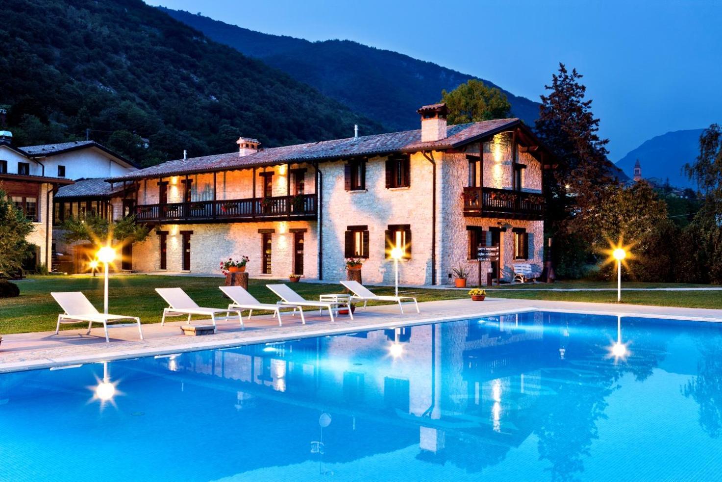 Ai Cadelach Hotel Giulia Revine Lago Buitenkant foto