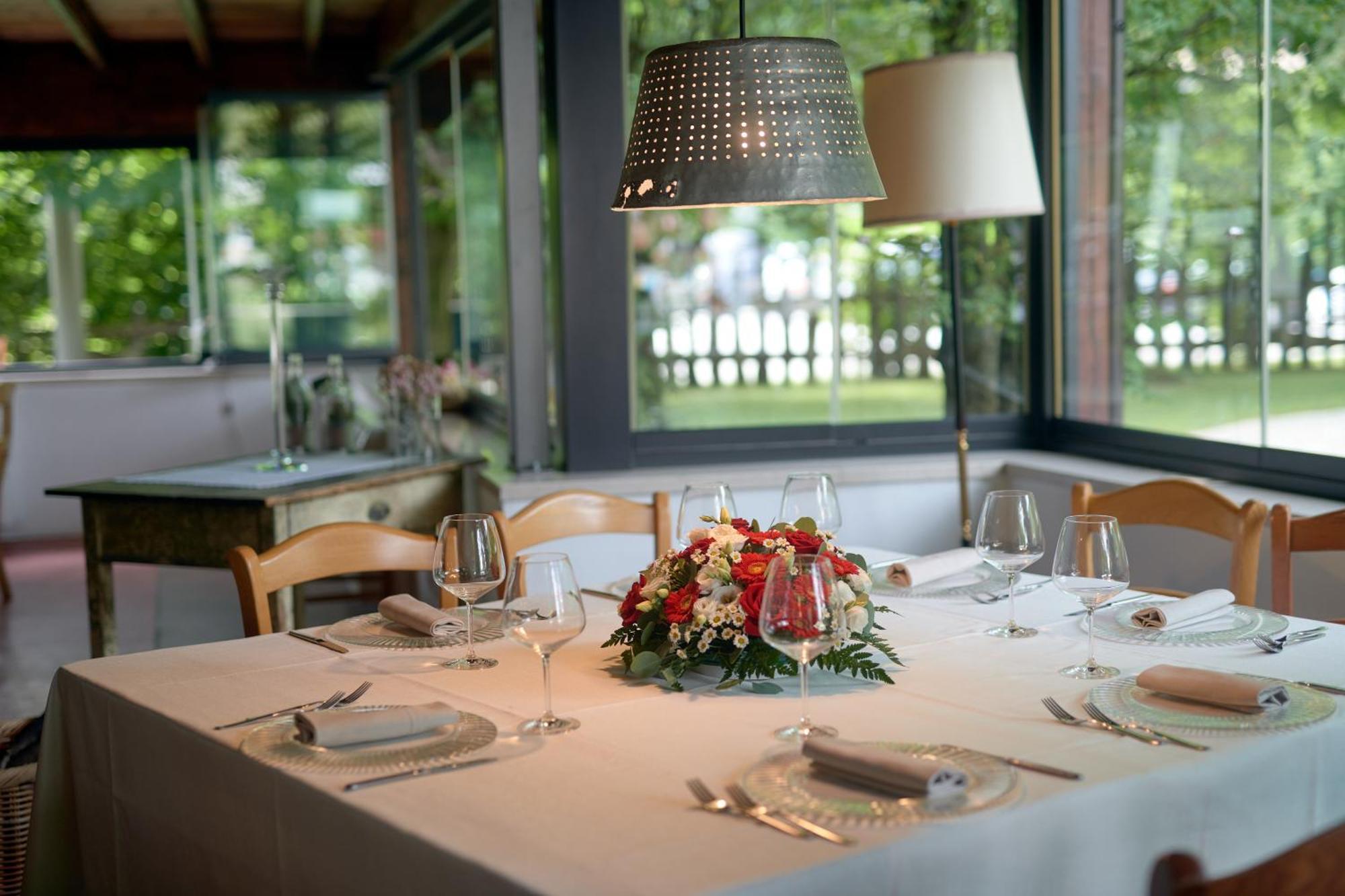 Ai Cadelach Hotel Giulia Revine Lago Buitenkant foto